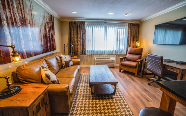 Prestige Hudson Bay Lodge & Conference Centre, WorldHotels Crafted Collection