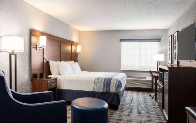 AmericInn by Wyndham Williamsburg