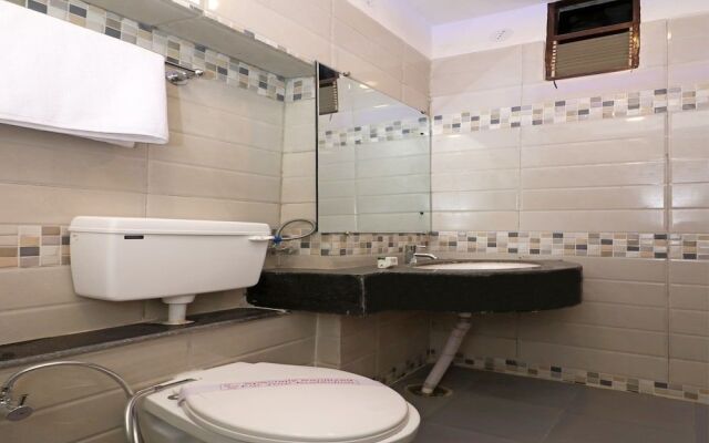 OYO 10991 Hotel Gagan