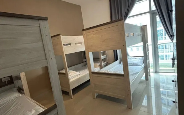 Lyo hostel Marina Whraf 1