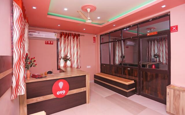 OYO 9842 Hotel Shibani & Suhani