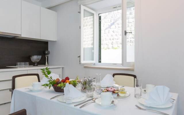 Lafodia Apartments