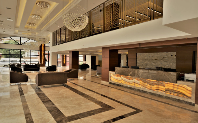 Grand Vaves Otel