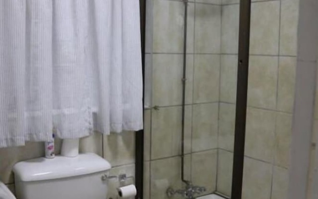 Stay @ Home Airport Lodge