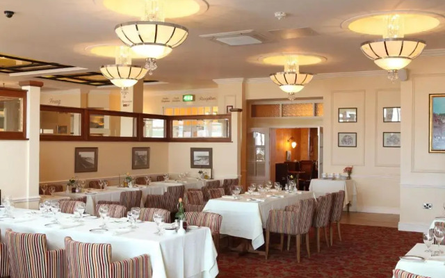 Pier Hotel