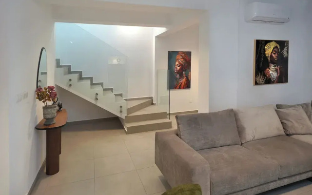 Sun & Moon Luxury 4-bedroom Villa