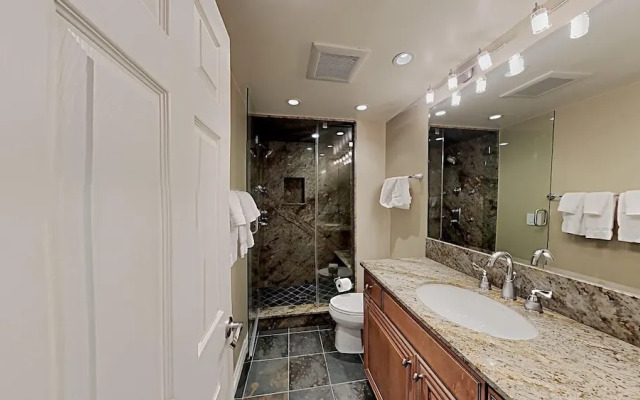 Spacious 2 BR Units at 1849 Condos With Free Pool, Parking & Wifi