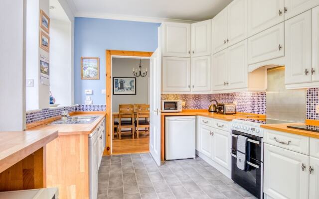 Quaint Holiday Home in Inverurie near Castle Fraser