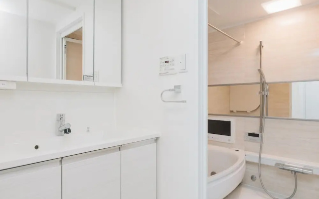 Higobashi AFP Luxury Apartment