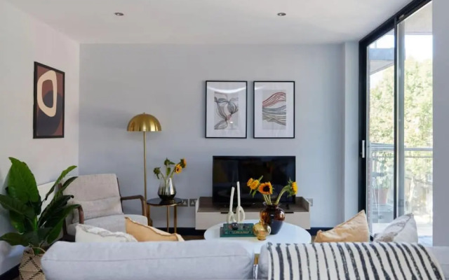 The Whitechapel Place Stunning 2bdr Flat With Balcony