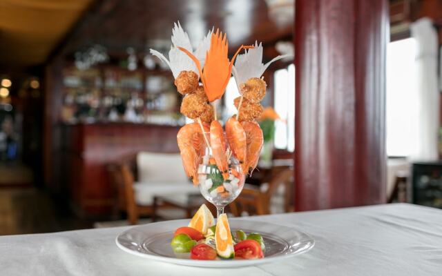 Garden Bay Legend Cruise