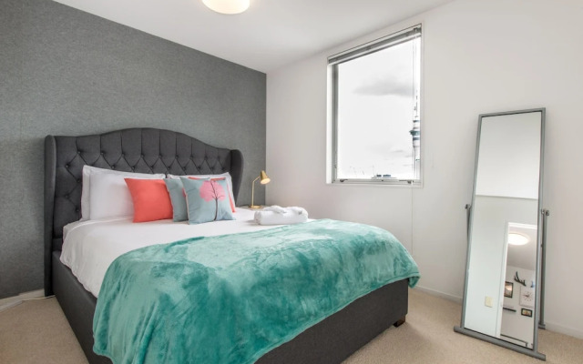 JHT - 1 BRM Apartment, Queen St, Sky Tower View