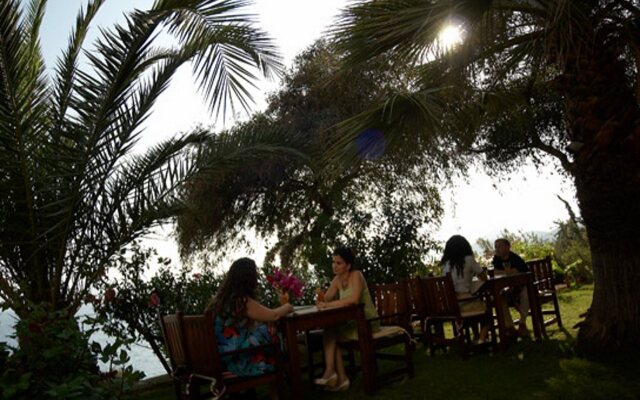 Hera Hotel