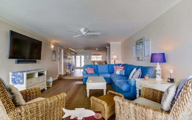 Work-Friendly Oceanfront Condo with Pool and Spa Access SURF25 by RedAwning