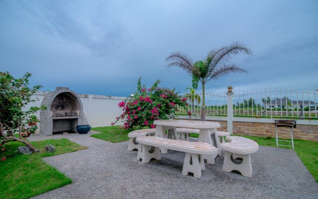 Baan Lake Hill Party Pool Villa