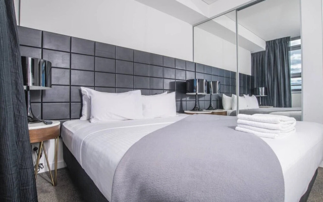 2bed Apartment! Modern Home for 4 at Chatswood
