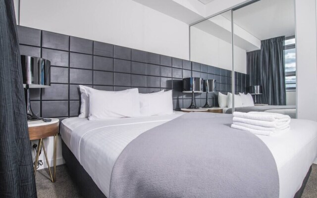 2bed Apartment! Modern Home for 4 at Chatswood