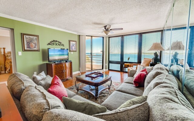 Lagoon Towers 606