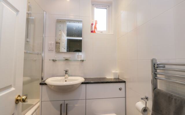 Spa Side Apartment