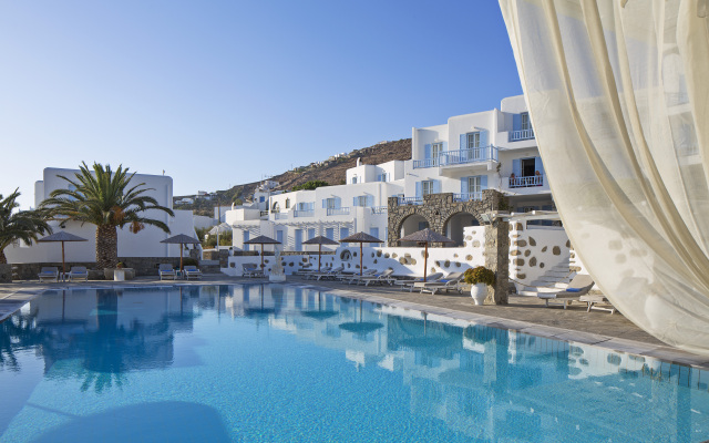 Manoulas Beach Mykonos Resort