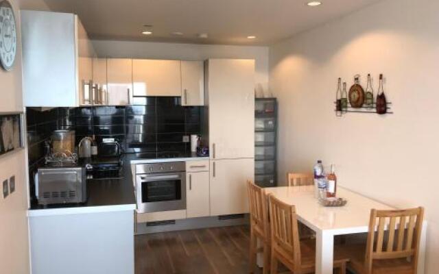 Executive 2 bedroom heart of BBC Media City