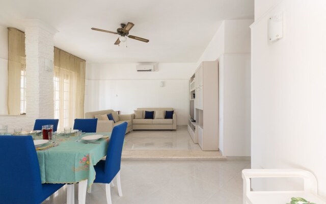 614 Riva degli Angeli by Barbarhouse