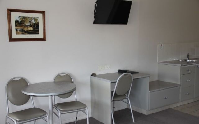 Saltbush Motor Inn