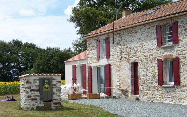 Gîte La Roche-sur-Yon, 5 pièces, 10 personnes - FR-1-426-157