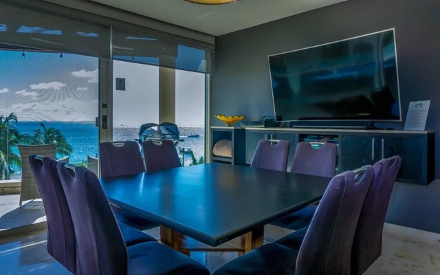 Elements Penthouse 24 3 Bedroom Condo by RedAwning