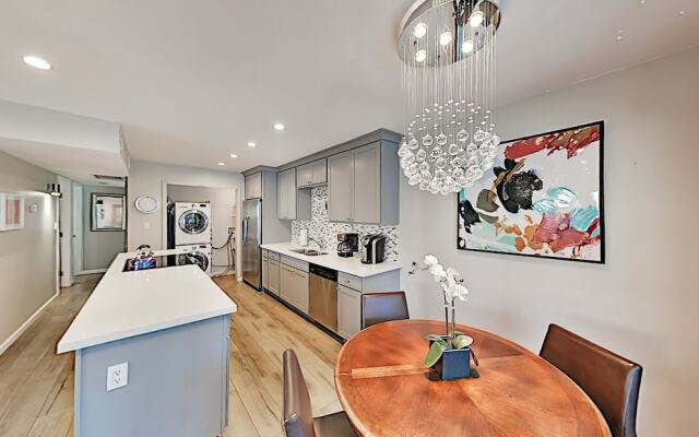 4916n73r 2 Bedroom Townhouse