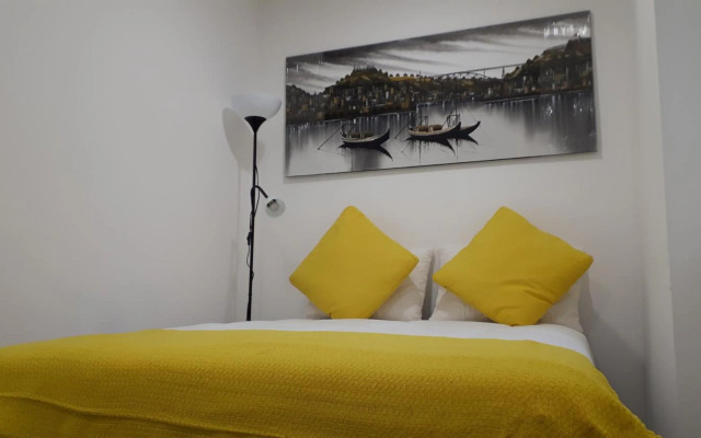 TMB (Train / Metro& Bus ) Oporto Station House