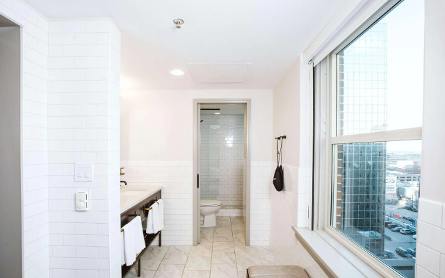 Hotel Phillips Kansas City Curio Collection by Hilton