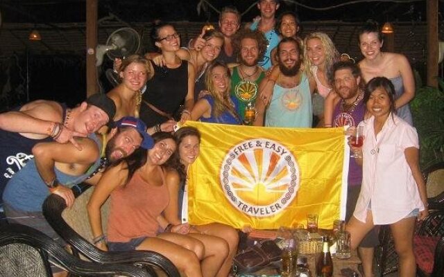 11 Happy Backpackers