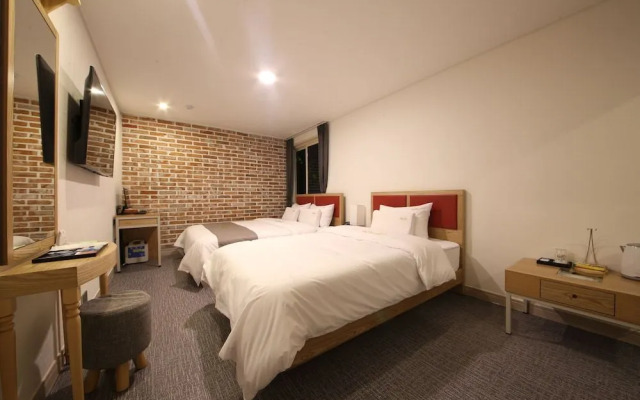Brown Dot Hotel Yeonsan