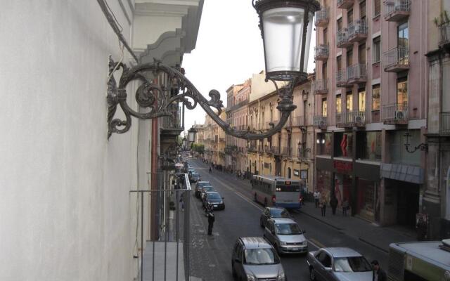 Ampio Appartamento In Via Etnea