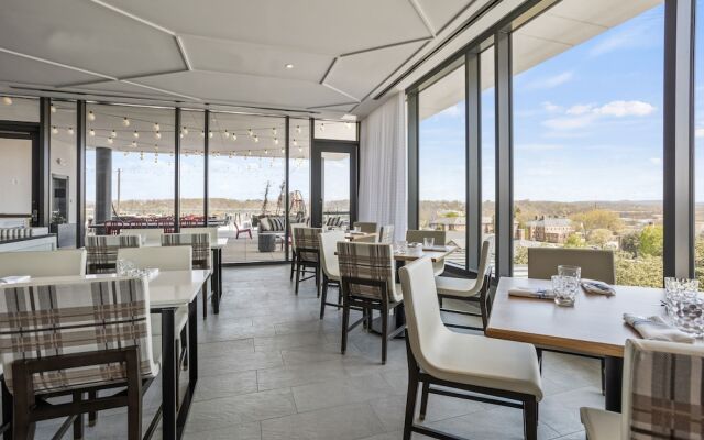 The Highlander at Radford, Tapestry Collection by Hilton