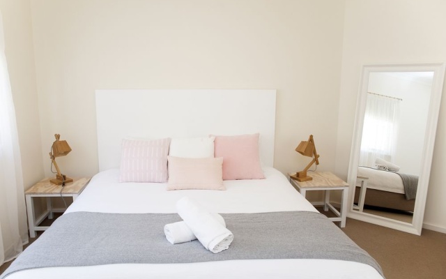 Rubin's – Guest Rooms – Robe