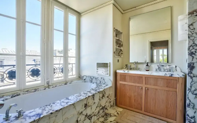 Exceptional Duplex - 4bed/8p - Eiffel Tower View
