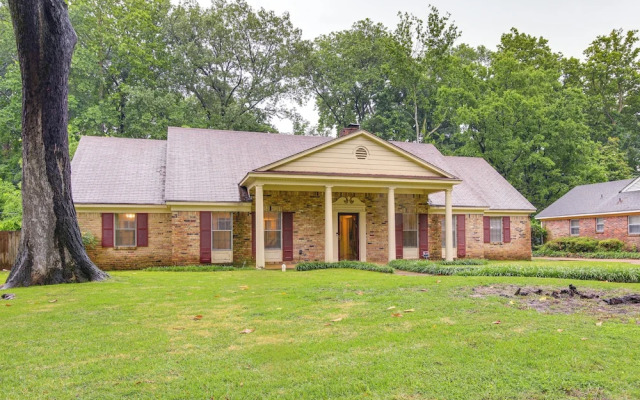 Walk to Graceland: Spacious Memphis Home!