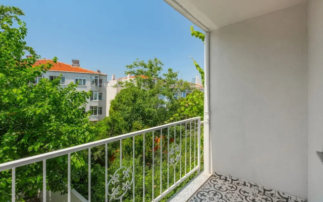 House w Garden 10 min to City s in Beyoglu