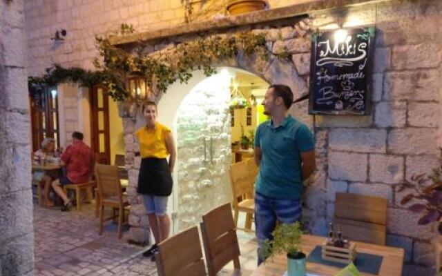 Apartments & Rooms Trogir Stars