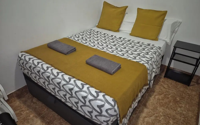 M-A Catrachos Rooms