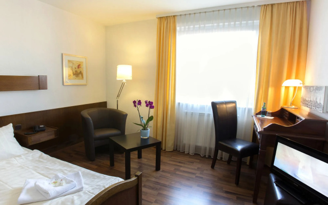TOP Hotel Post Frankfurt Airport