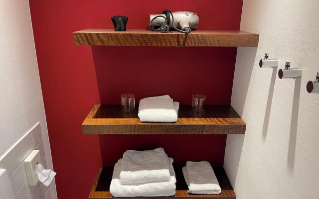 WHLIVING - Apartments & Studios