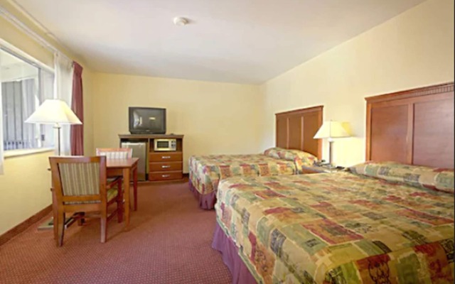 Relax Inn And Suites