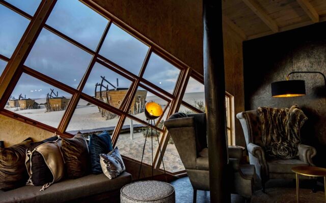 Shipwreck Lodge