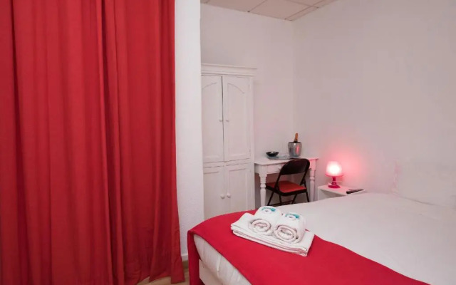 Peters Guesthouse - AL