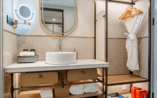 Hong Lou Chang Jian Hotle