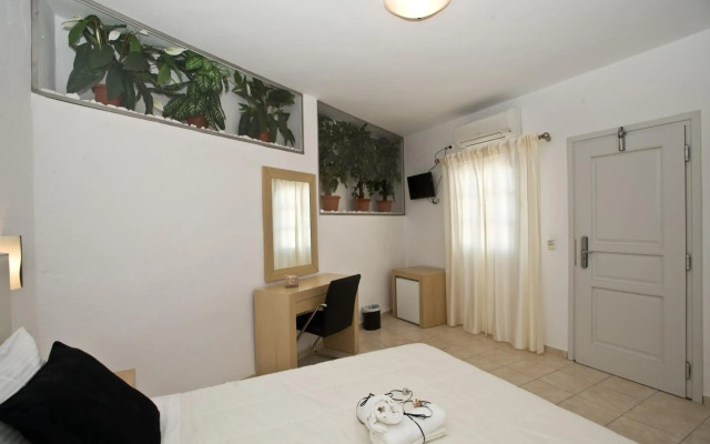 Zannis Hotel