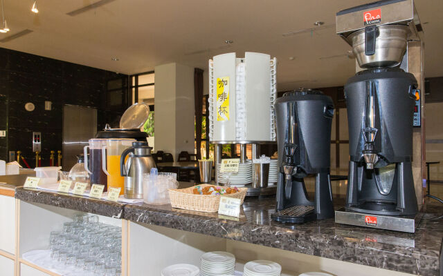 F Hotel - Sanyi